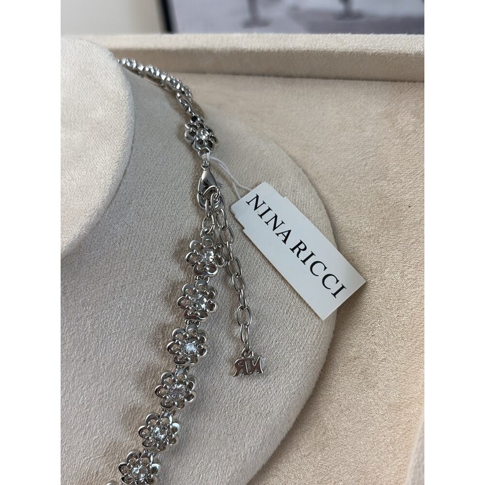 Nina Ricci Silver Floral Link Necklace - Picture 3 of 4